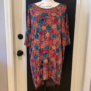 EUC LuLaRoe Irma Size Large
